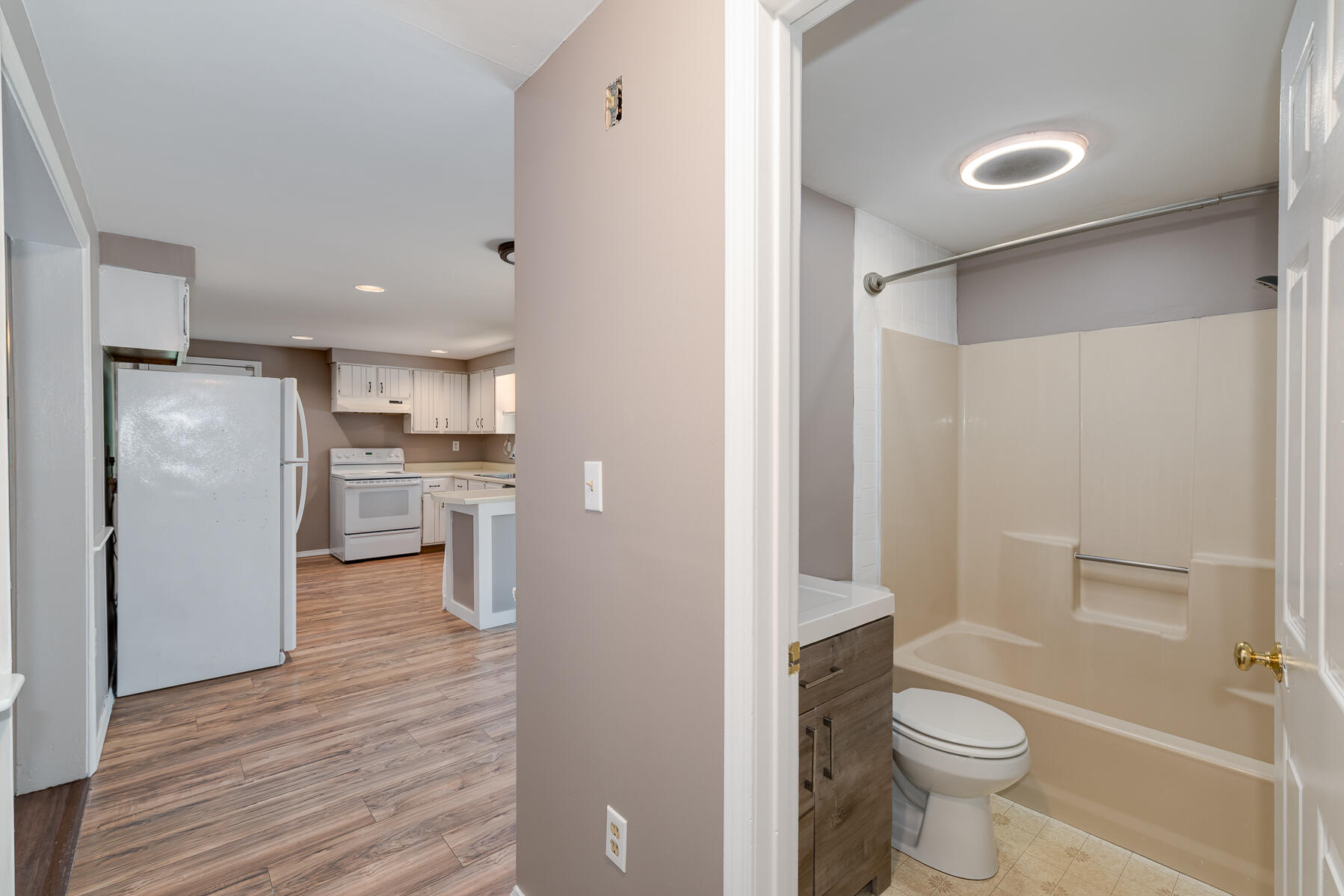 52 Oregon Road Mashpee, MA 02649 - Photo 11 of 35 52 Oregon -33