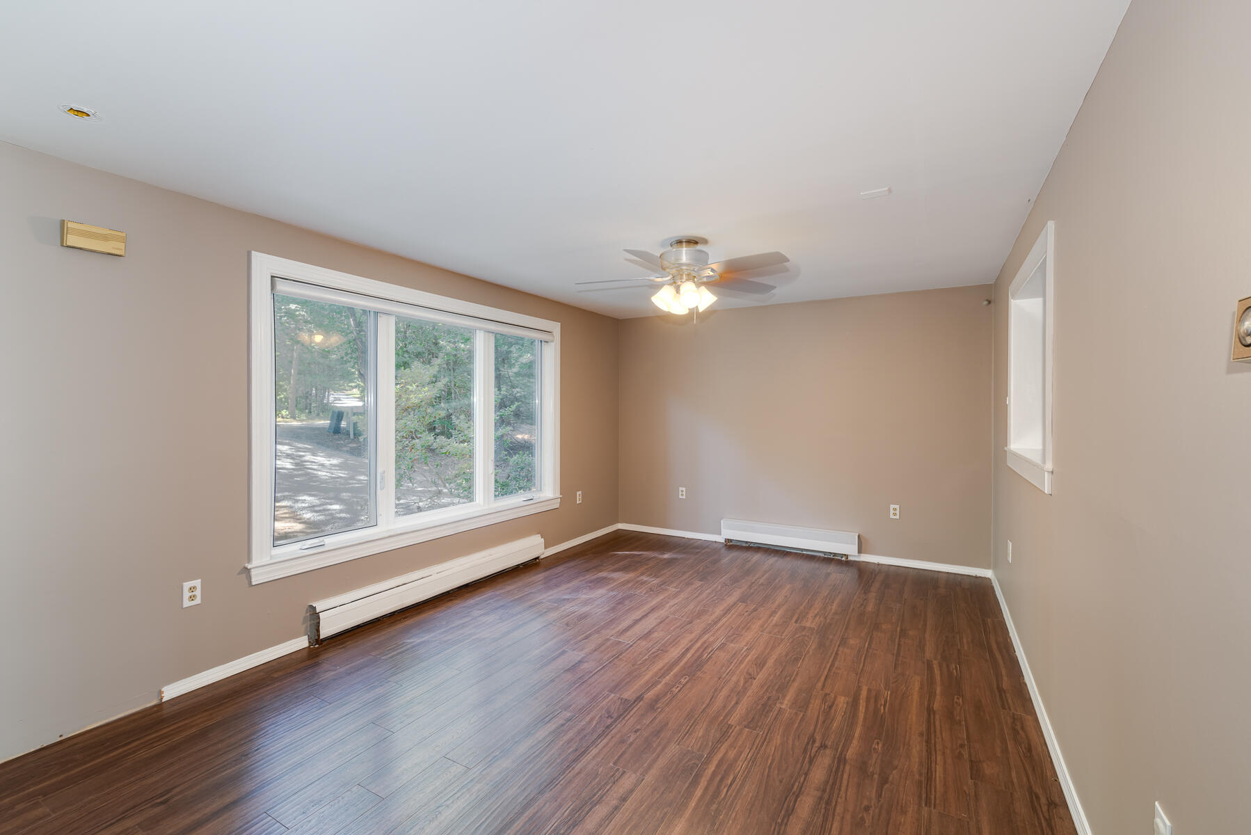 52 Oregon Road Mashpee, MA 02649 - Photo 3 of 35 52 Oregon -19