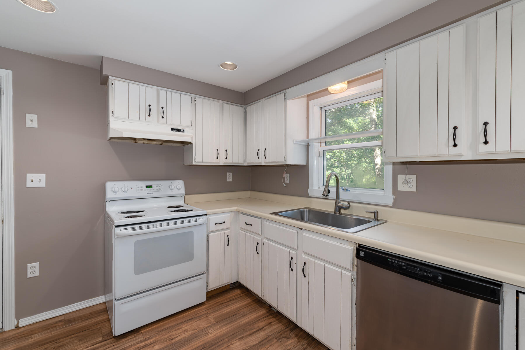 52 Oregon Road Mashpee, MA 02649 - Photo 8 of 35 52 Oregon -15