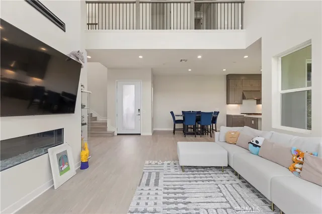 $1,899,000 | 120 Holliston, Lake Forest, CA 92630