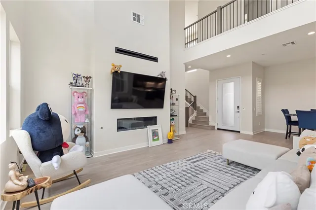 $1,899,000 | 120 Holliston, Lake Forest, CA 92630