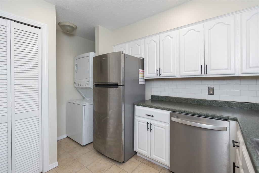 468 Island Street, Unit 468 Stoughton, MA 02072 - Photo 16 of 32