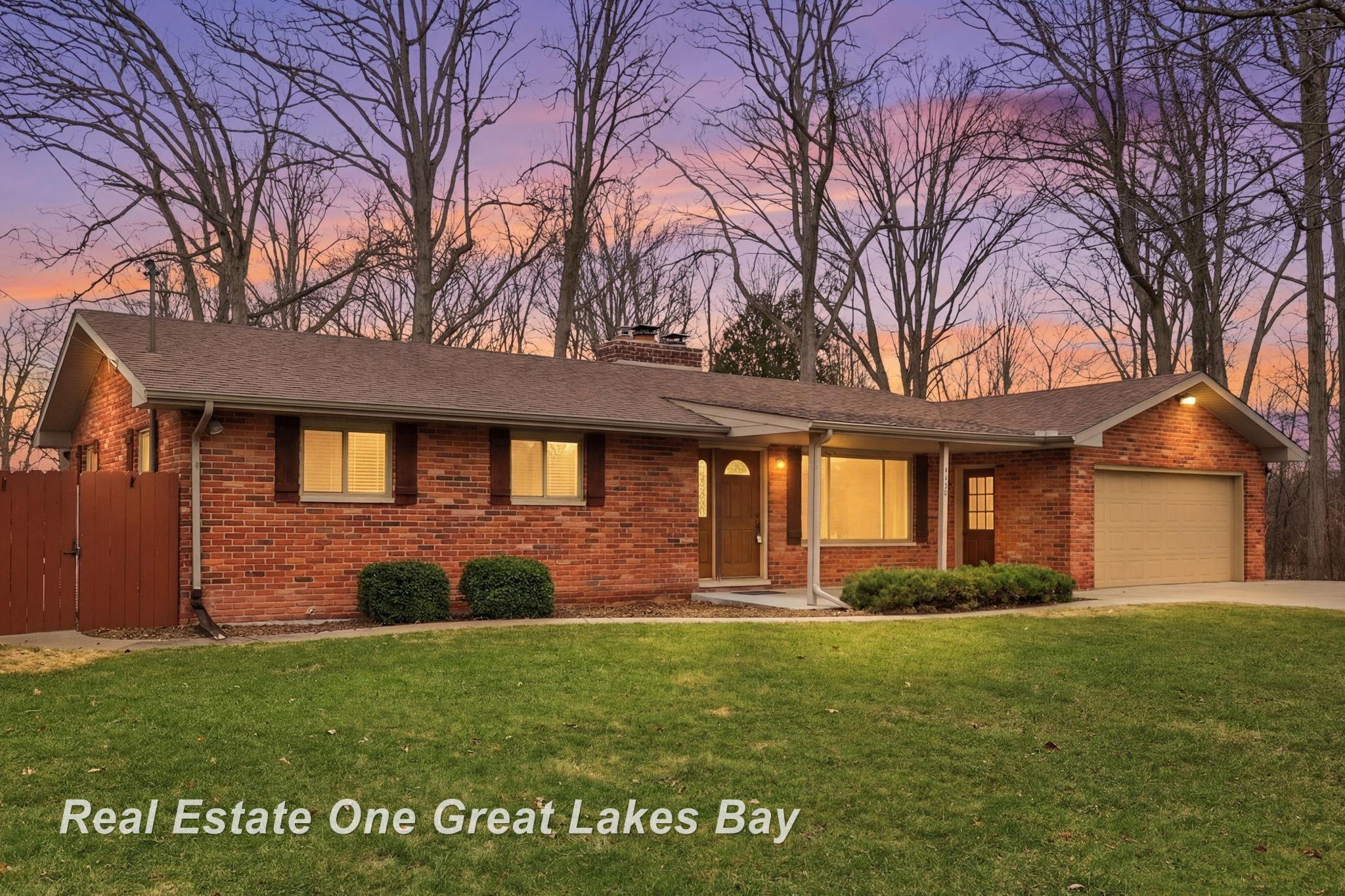 7205 Trinklein Road Saginaw, MI 48609 - Photo 2 of 81 50202618-737e53e2-4a57-455b-8c4c-3d3db682b5ec.JPG