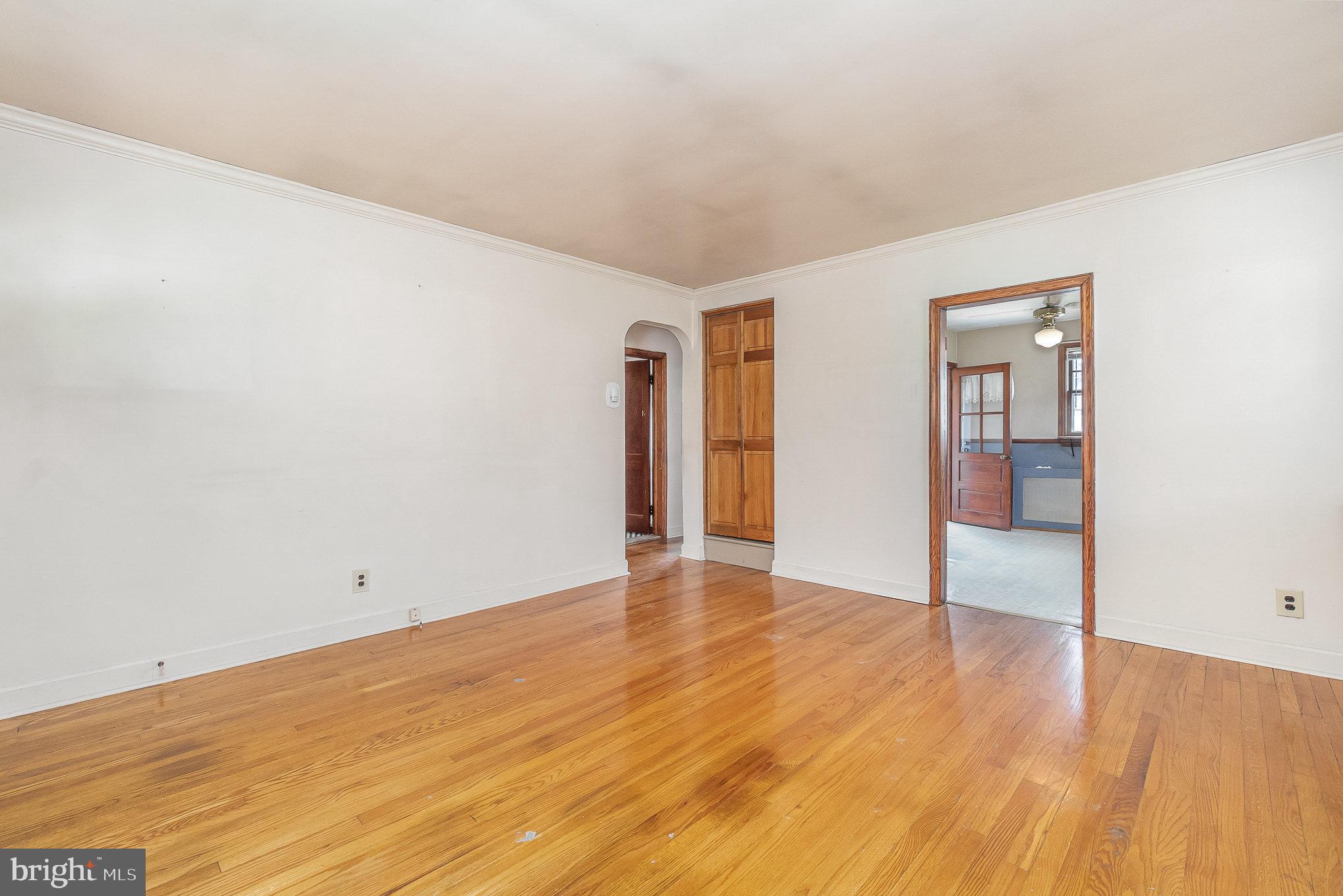 7922 Highpoint Road Baltimore, MD 21234 - Photo 6 of 31 LIVING ROOM