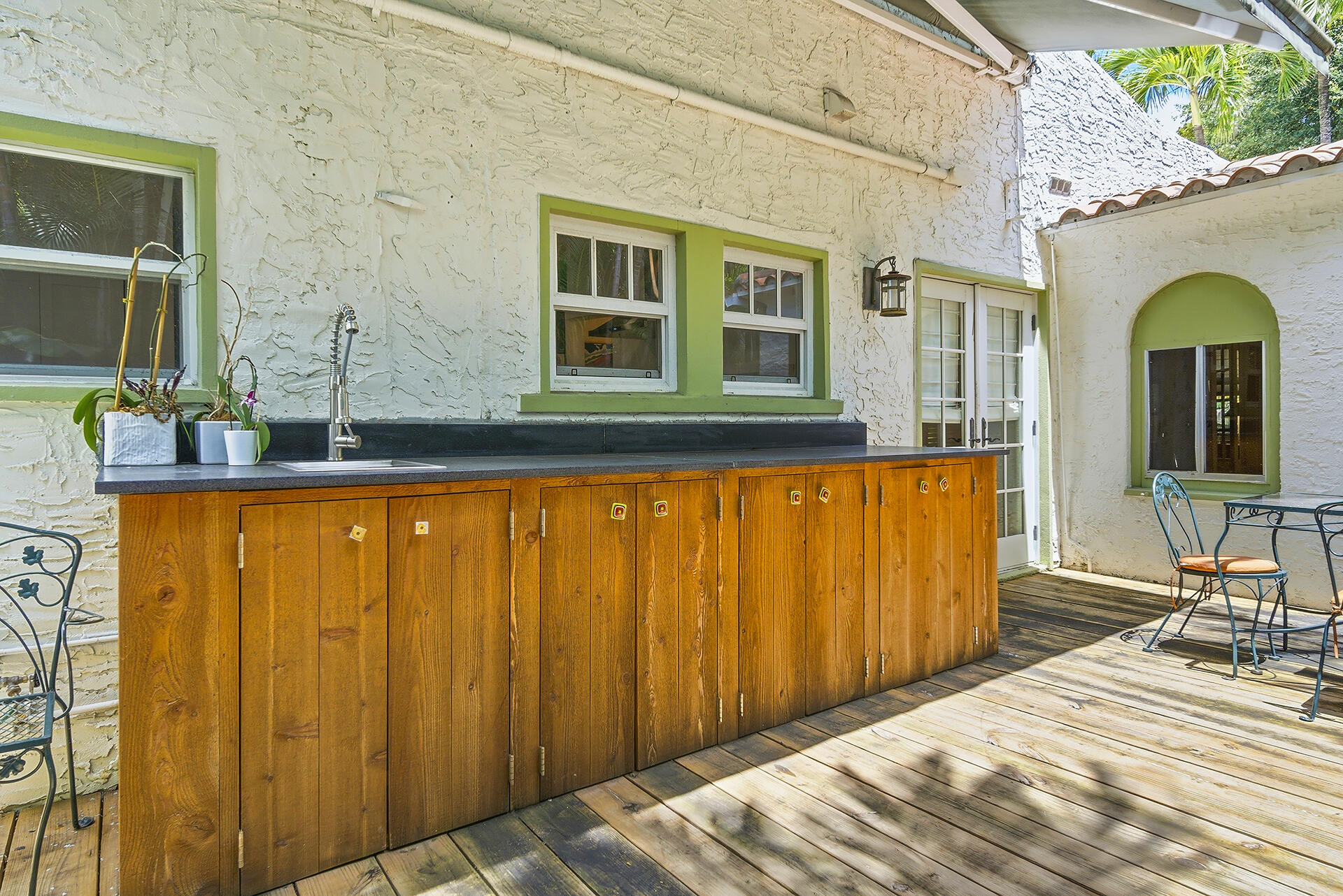 810 Avon Road West Palm Beach, FL 33401 - Photo 37 of 50 Summer Kitchen