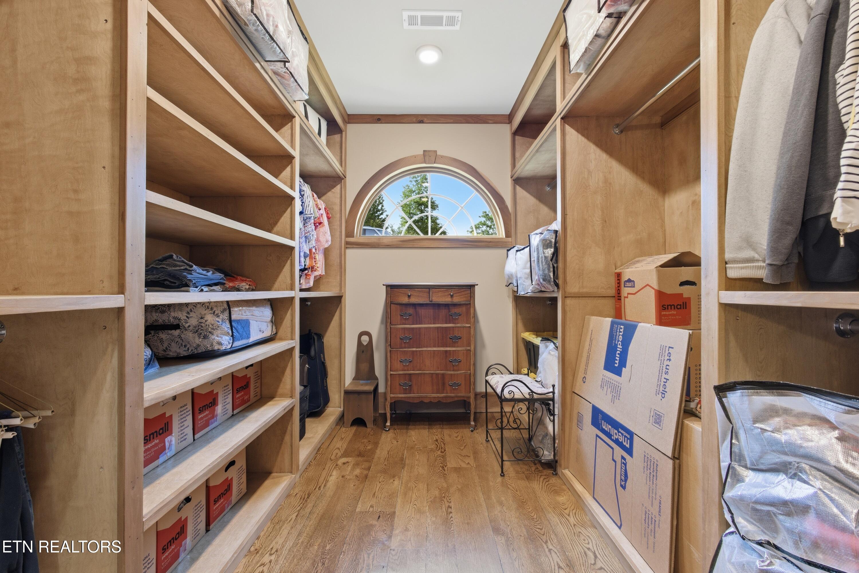 476 Waterfront Way Ten Mile, TN 37880 - Photo 27 of 50 Huge Walk in Closet