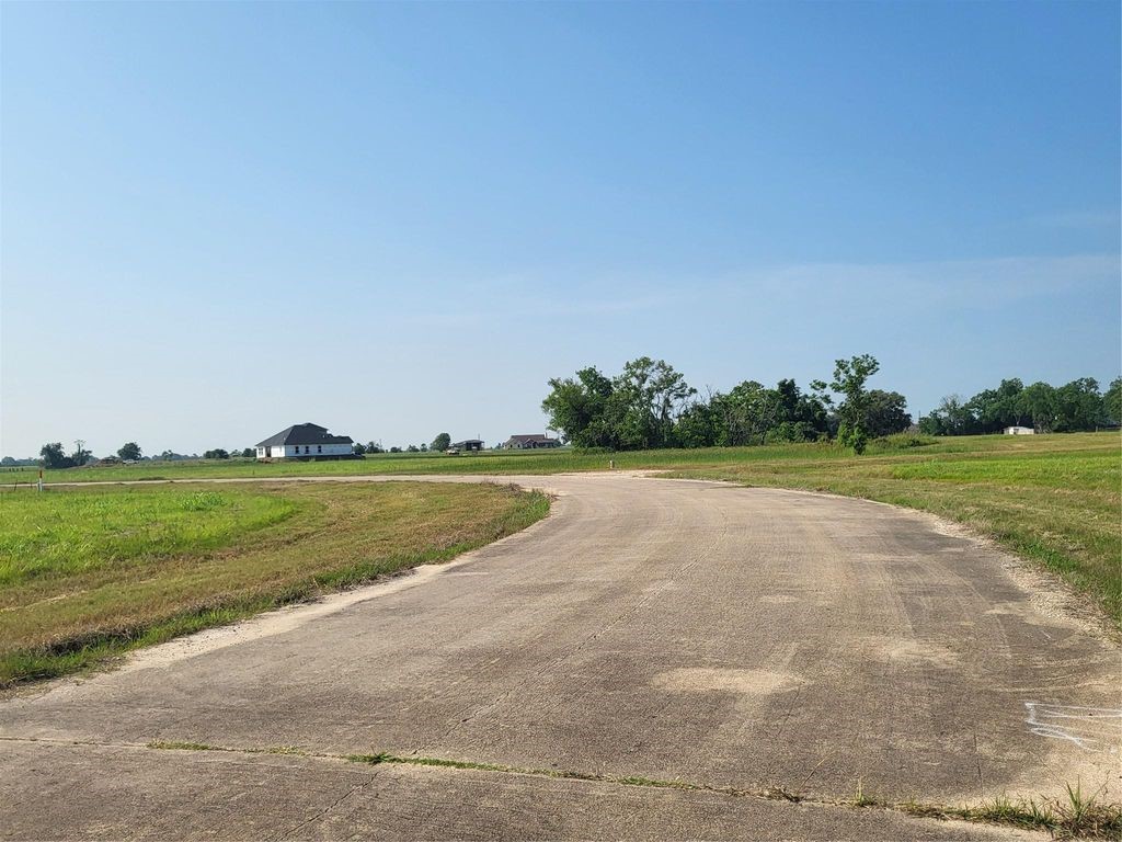 75 Conestoga Trail Angleton, TX 77515 - Photo 2 of 6