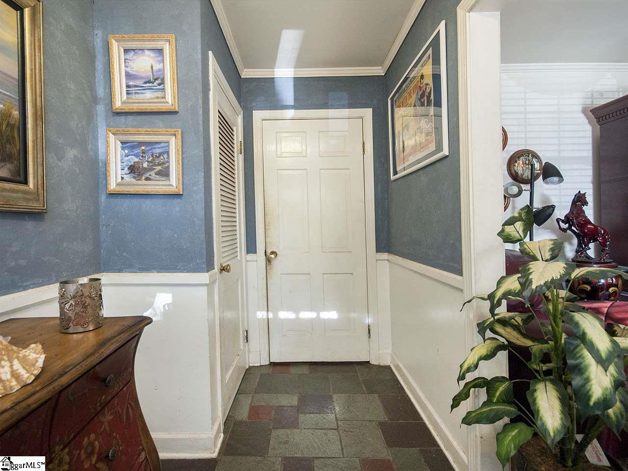 109 Spring Valley Road Greenville, SC 29615 - Photo 5 of 32 Gallery Image 5