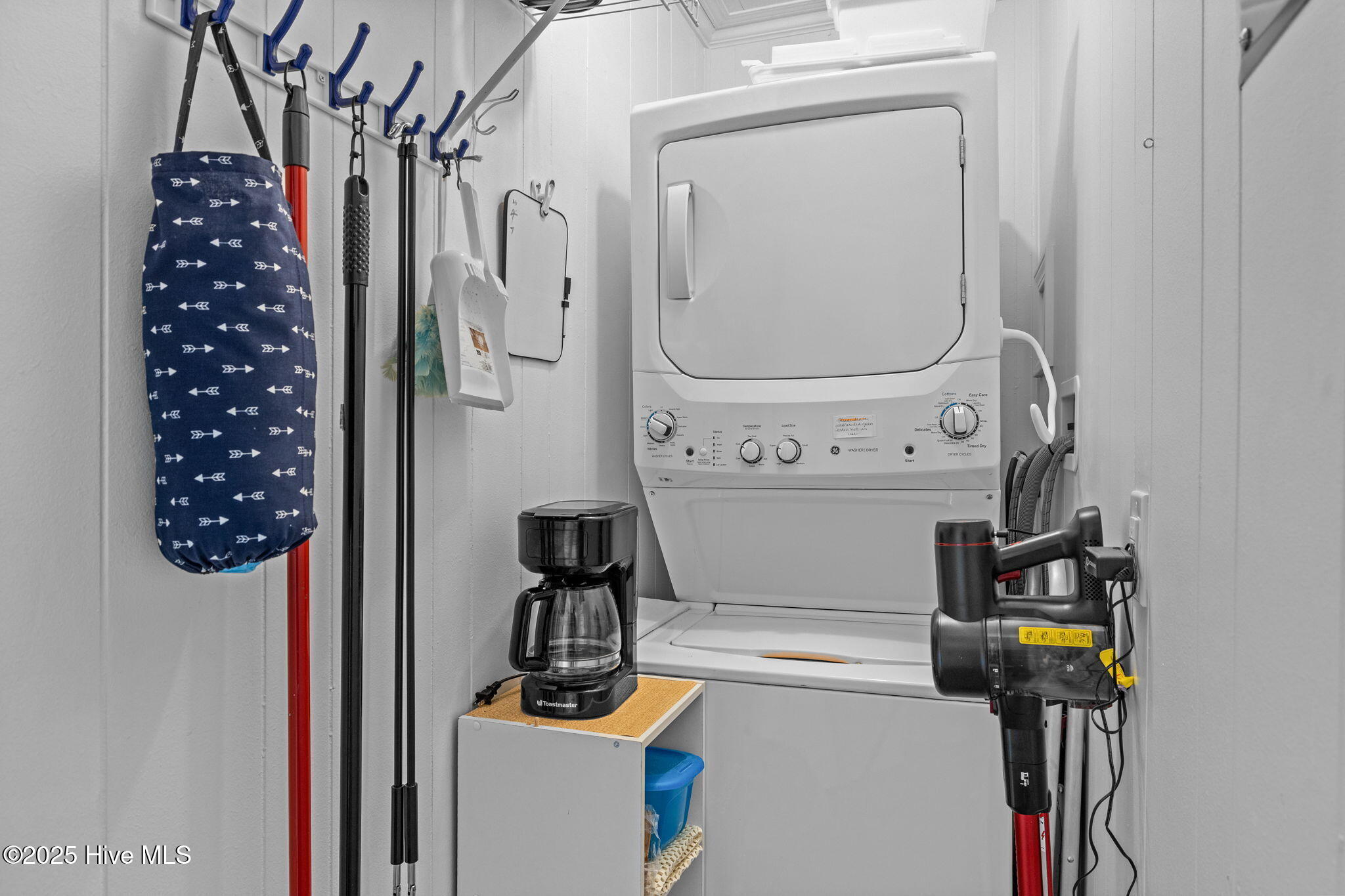 2008 East Fort Macon Road East, Unit H11 Atlantic Beach, NC 28512 - Photo 22 of 54 Laundry