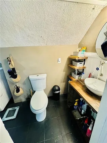 $1,850 | 1071 Main Street, Unit 3, Pawtucket, RI 02860