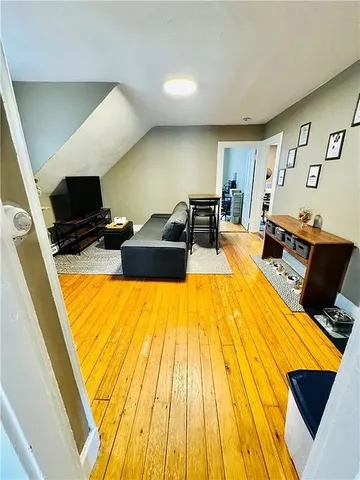 $1,850 | 1071 Main Street, Unit 3, Pawtucket, RI 02860