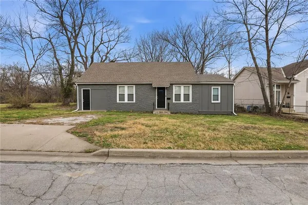$184,999 | 13301 7 Street, Grandview, MO 64030