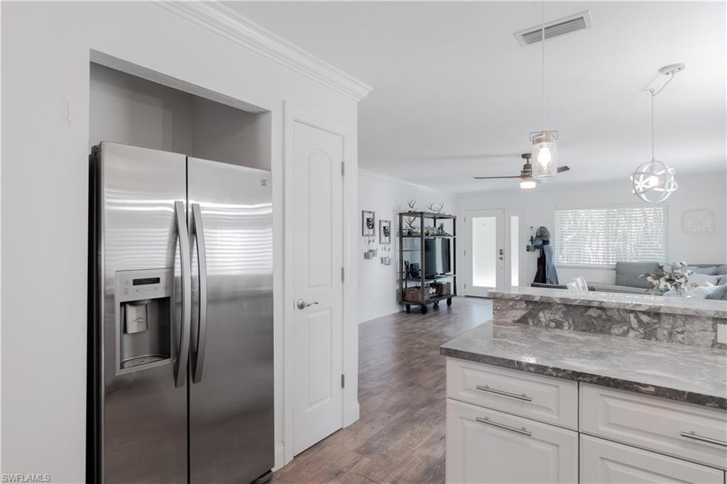 4410 Pine Ridge Road Naples, FL 34119 - Photo 14 of 28