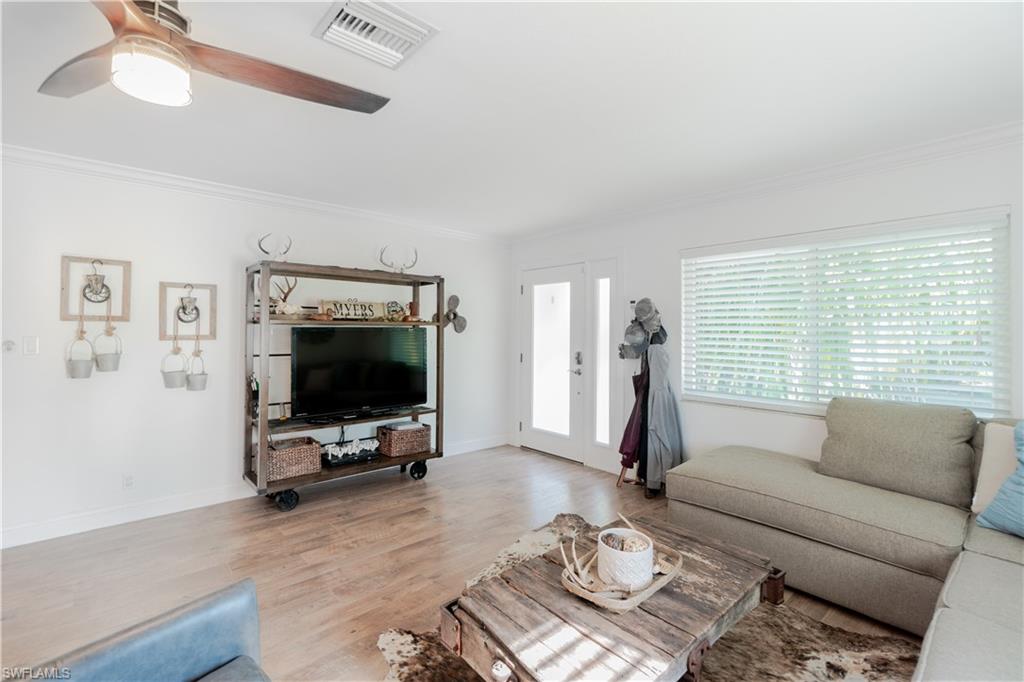 4410 Pine Ridge Road Naples, FL 34119 - Photo 8 of 28