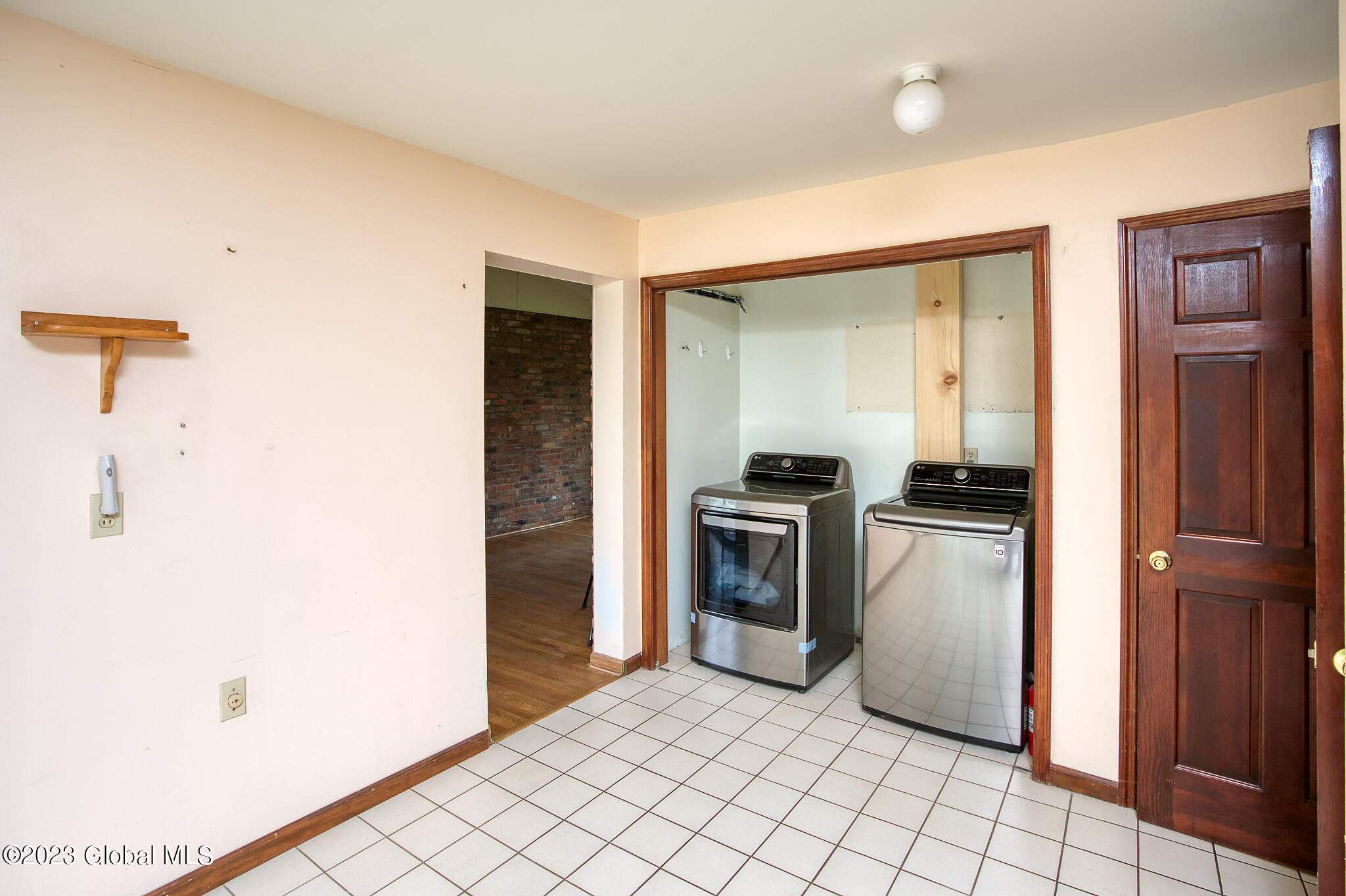 92 Ashdown Road Clifton Park, NY 12019 - Photo 11 of 45 061-92-Ashdown-Rd