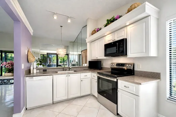 $2,450 | 10592 Tropic Palm Avenue, Unit 202, Boynton Beach, FL 33437