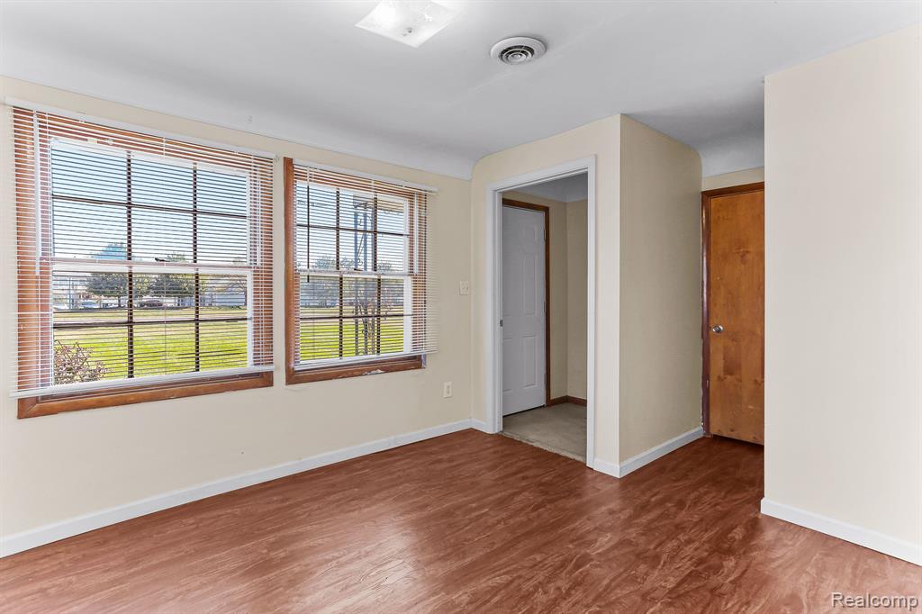 23863 Middlebelt Road Farmington Hills, MI 48336 - Photo 4 of 22