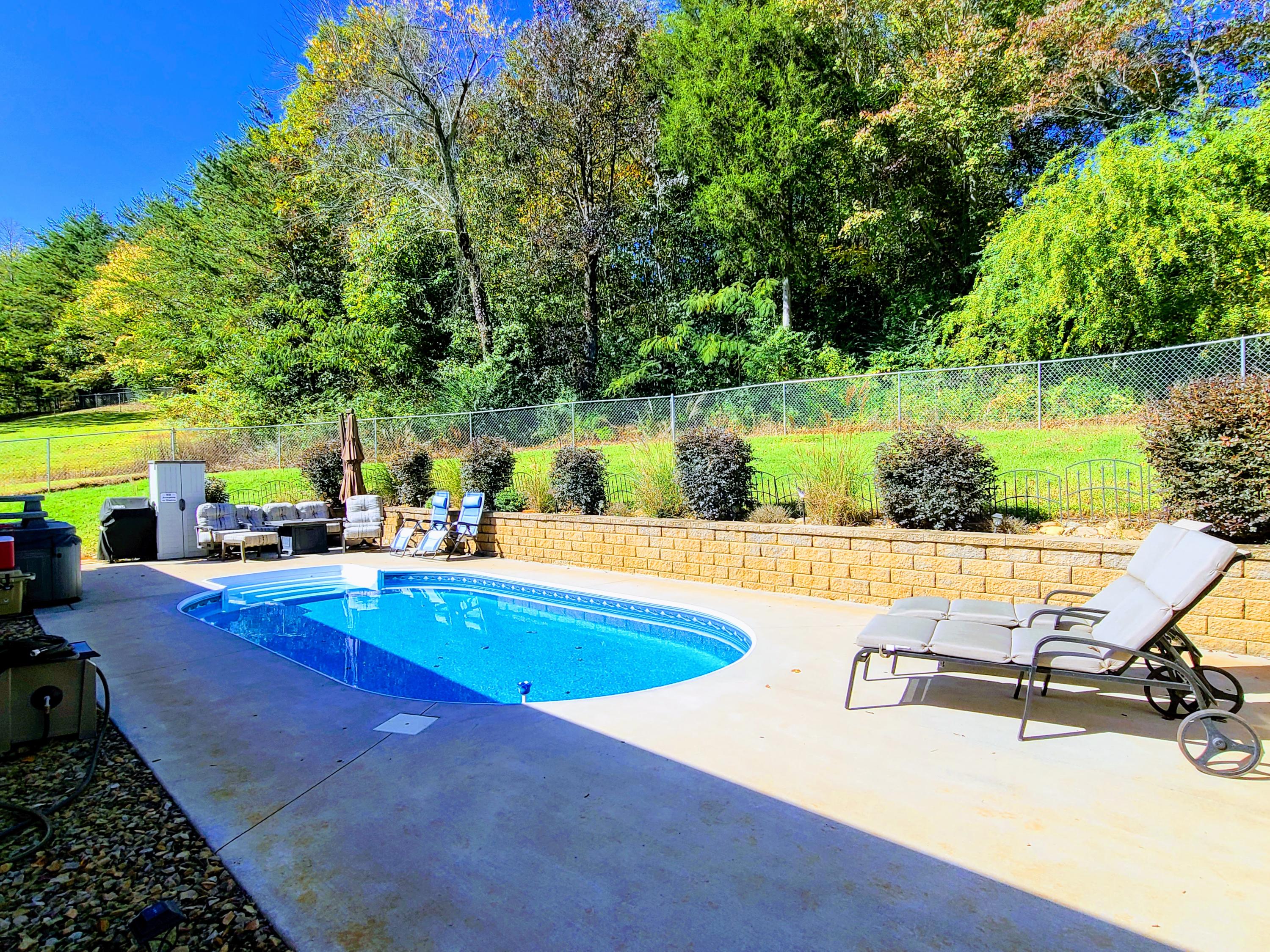 1592 Bluff Road Harriman, TN 37748 - Photo 21 of 39 Pool