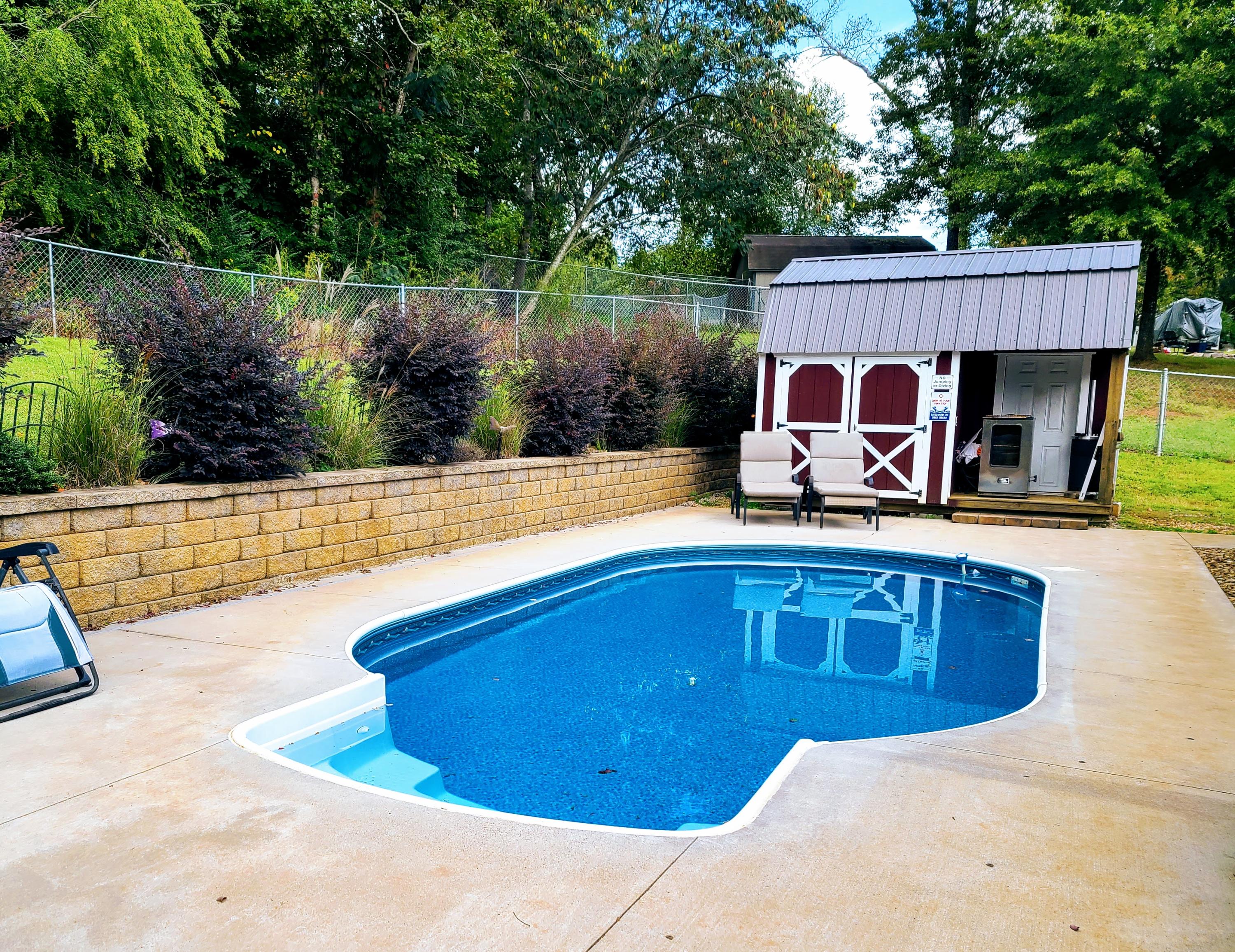 1592 Bluff Road Harriman, TN 37748 - Photo 32 of 39 In Ground Pool