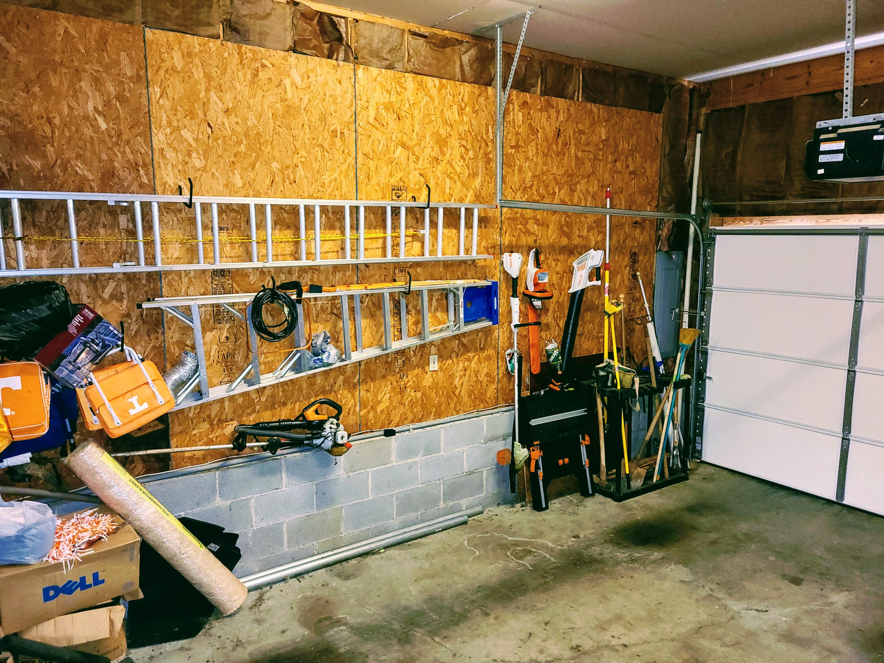 1592 Bluff Road Harriman, TN 37748 - Photo 37 of 39 Garage