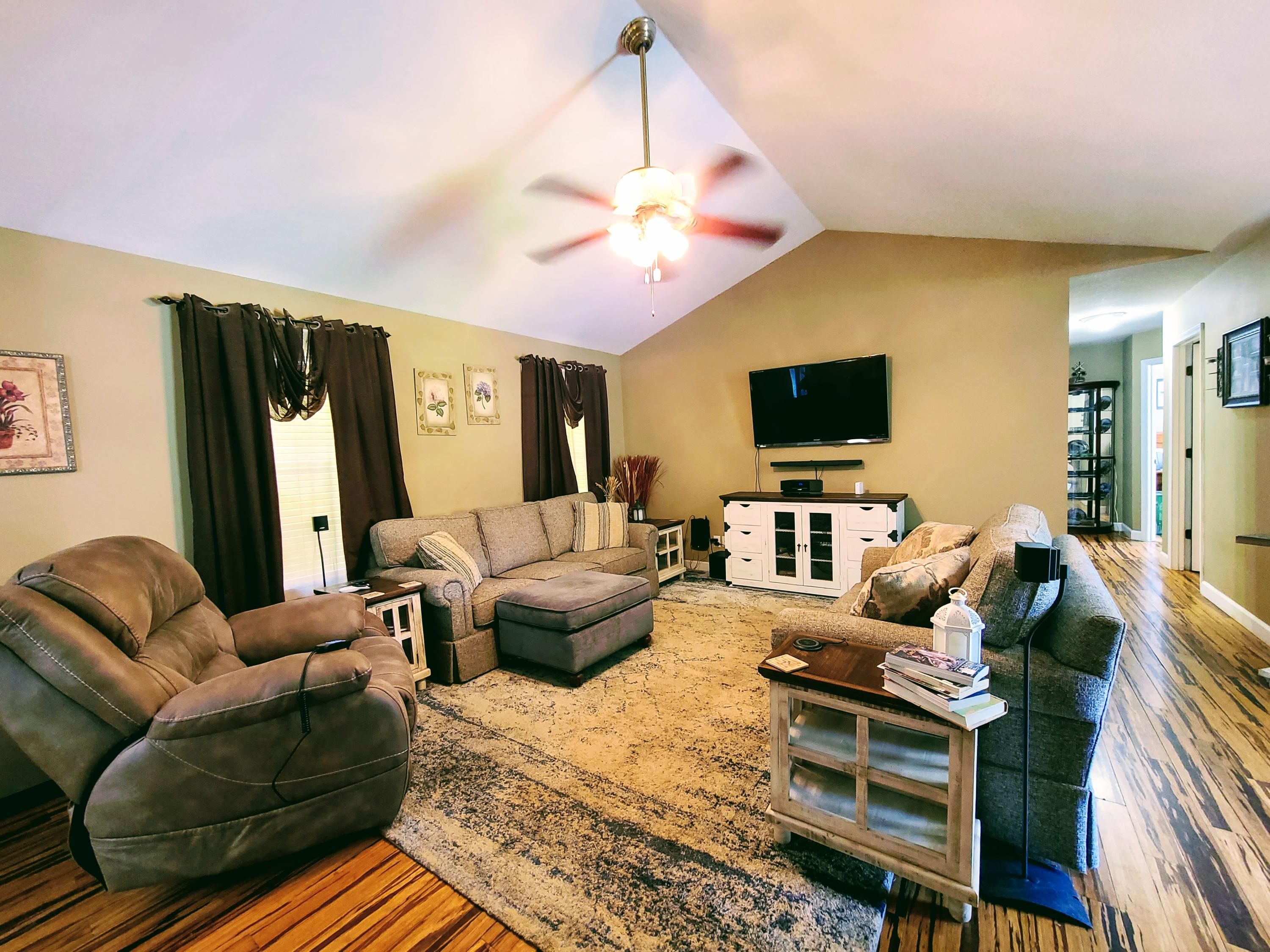 1592 Bluff Road Harriman, TN 37748 - Photo 6 of 39 Living Room
