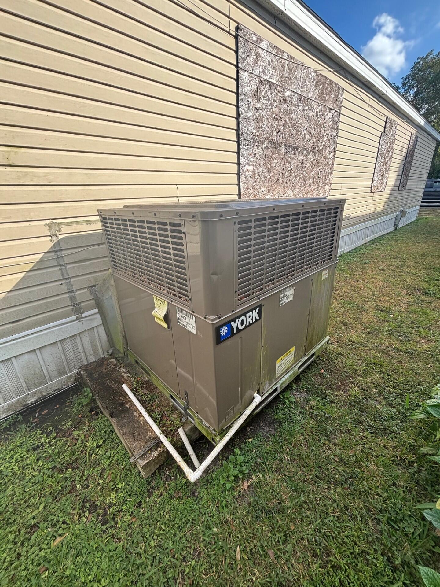 13281 Southwest 10th Manor Davie, FL 33325 - Photo 43 of 43 a view of a backyard with a wooden fence
