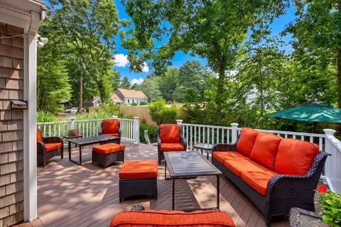 $945,000 | 5 Acorn Lane, Mattapoisett, MA 02739