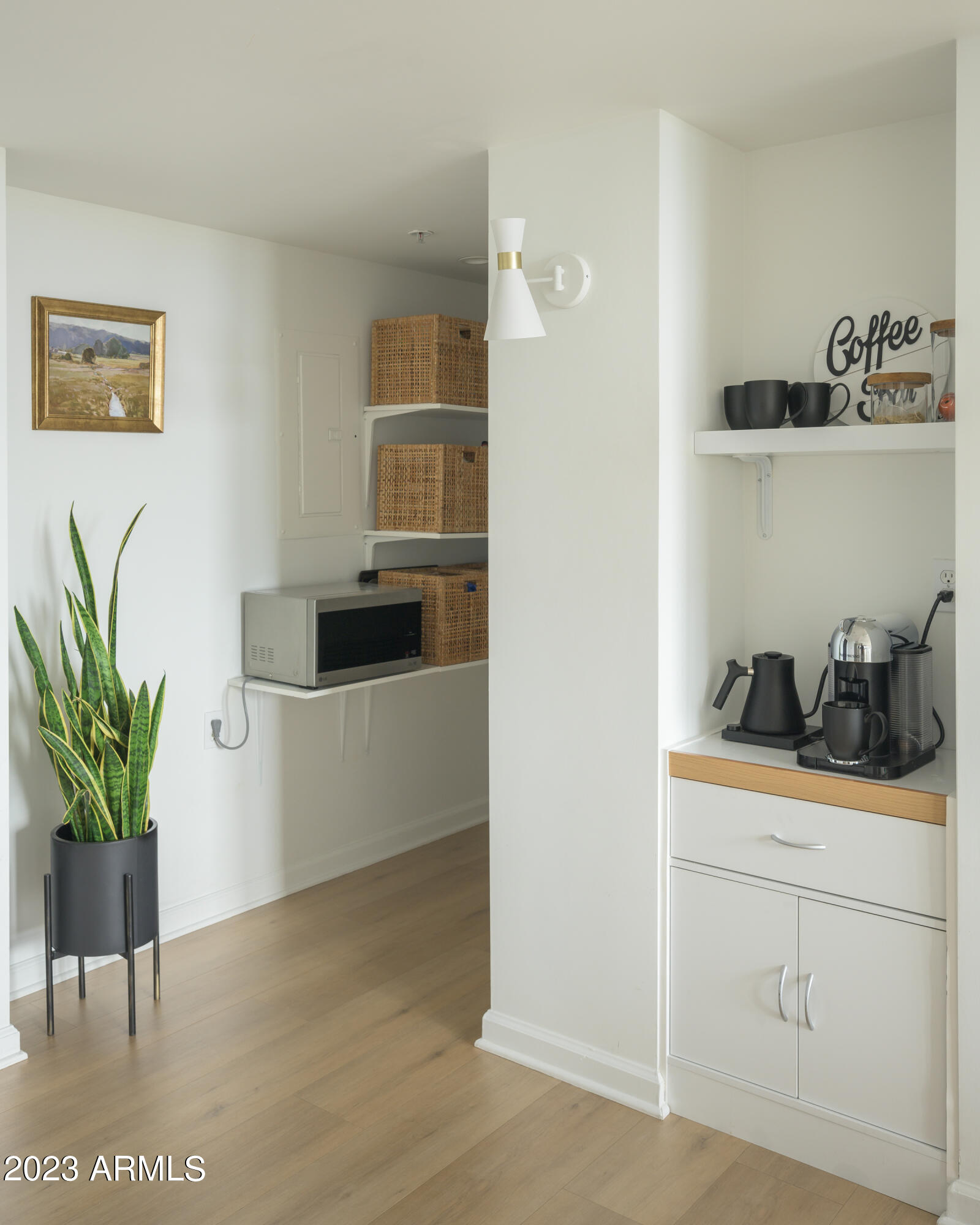 535 West Thomas Road, Unit 508 Phoenix, AZ 85013 - Photo 2 of 20 Added Walk In Pantry