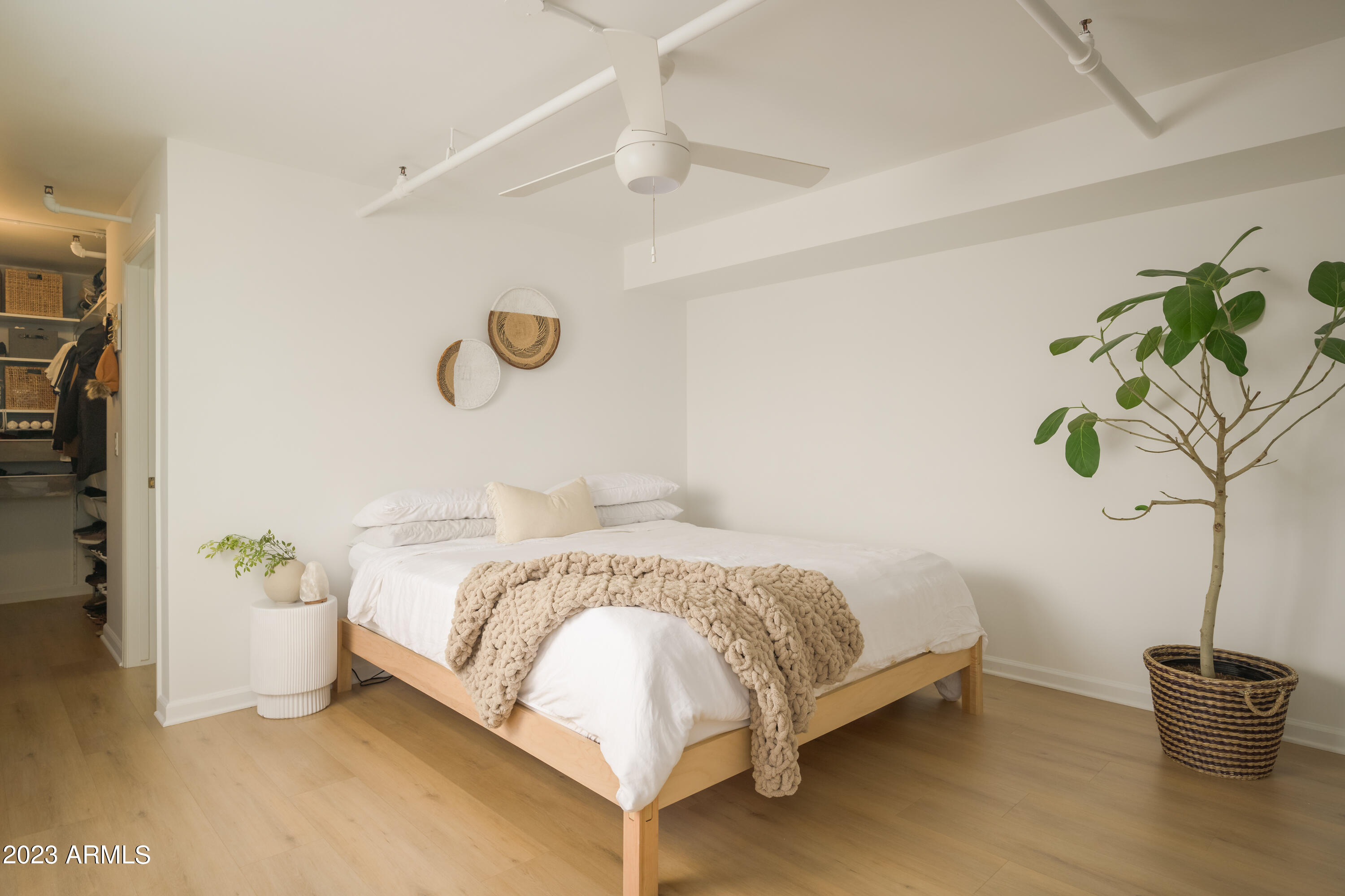 535 West Thomas Road, Unit 508 Phoenix, AZ 85013 - Photo 3 of 20 Primary Bedroom