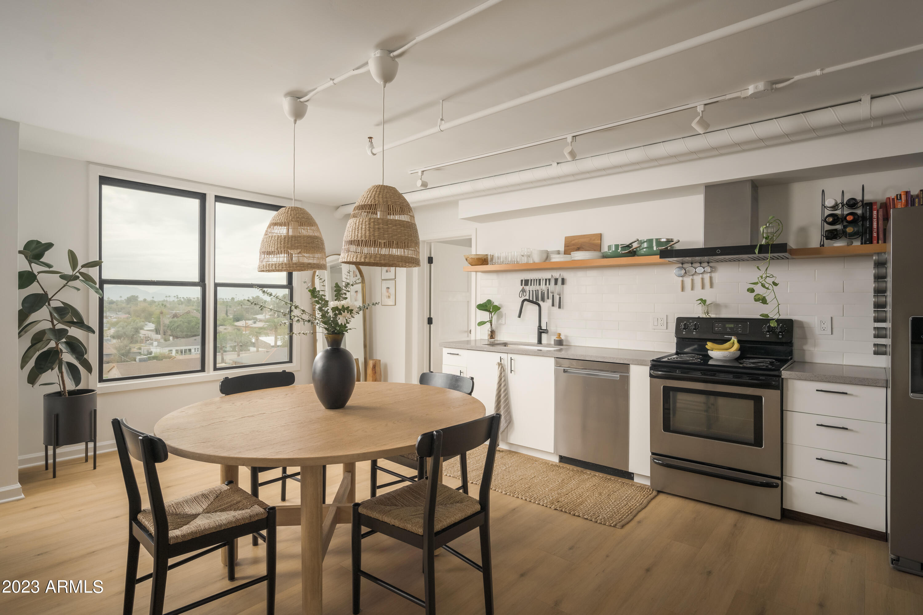 535 West Thomas Road, Unit 508 Phoenix, AZ 85013 - Photo 10 of 20 Kitchen
