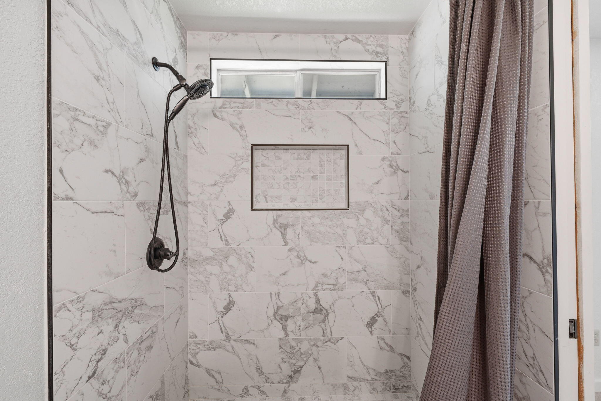 649 Lowe Street Redding, CA 96001 - Photo 11 of 21 22-web-or-mls-IMG-22