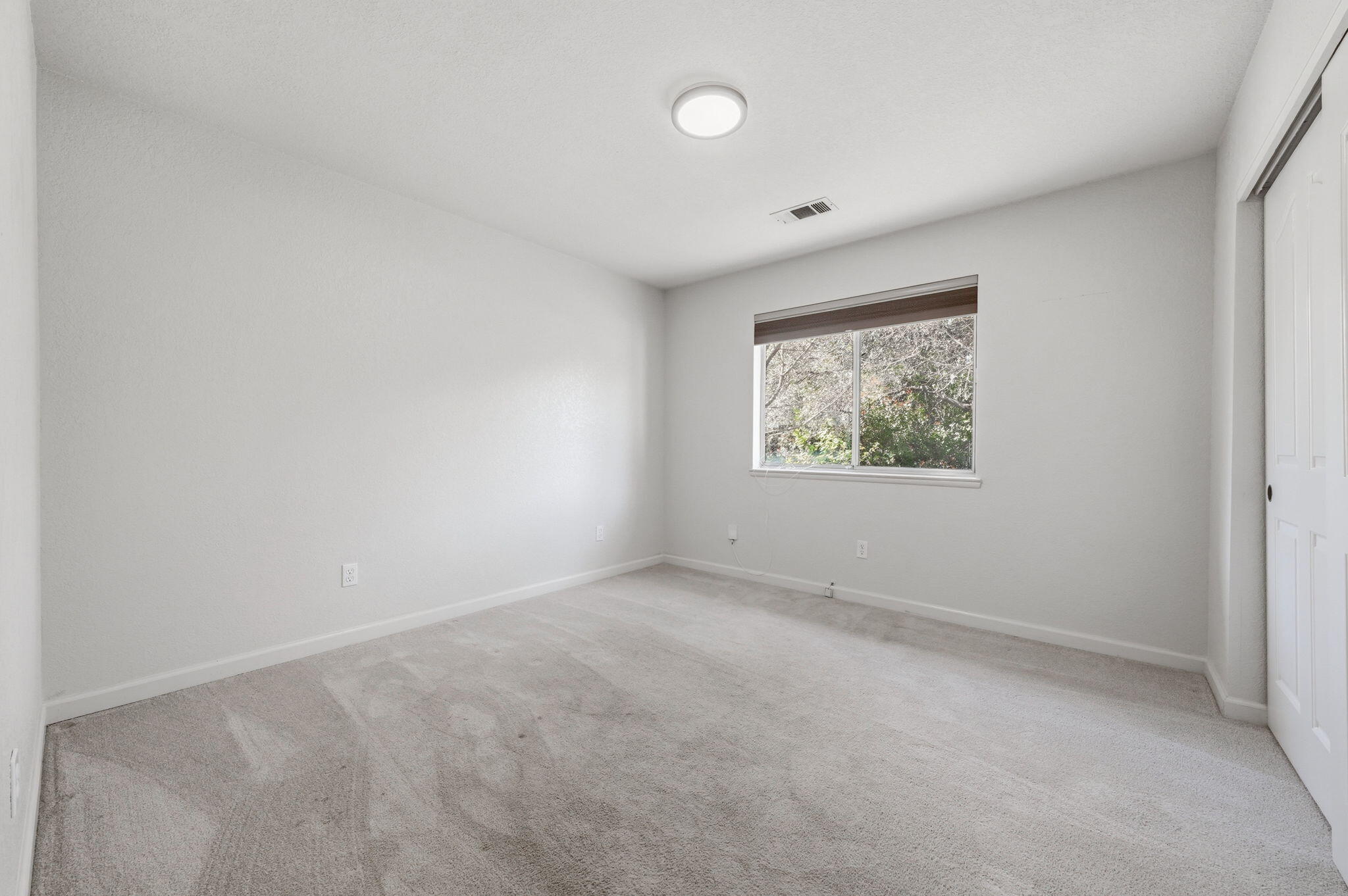 649 Lowe Street Redding, CA 96001 - Photo 12 of 21 24-web-or-mls-IMG-24