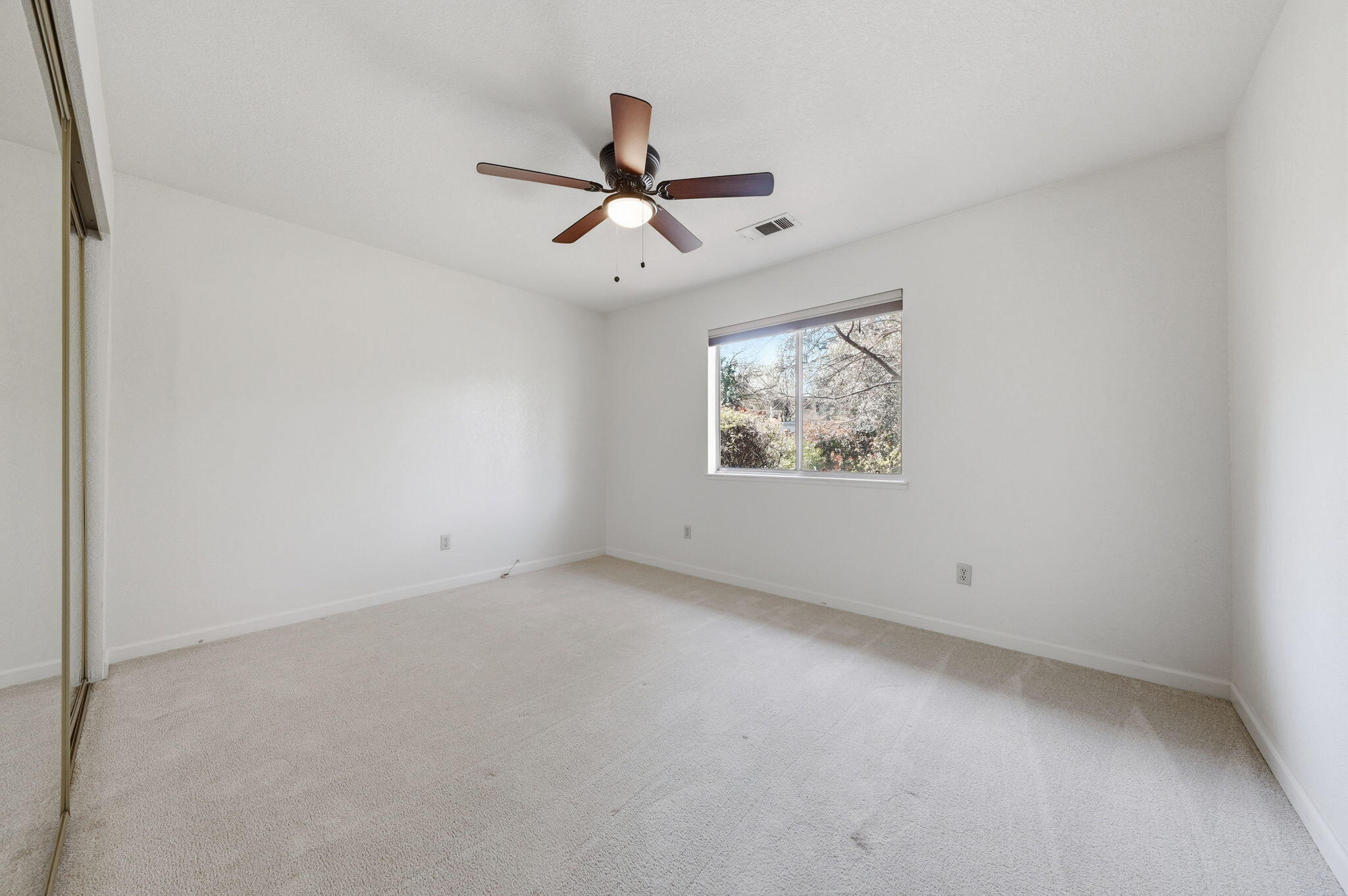 649 Lowe Street Redding, CA 96001 - Photo 13 of 21 26-web-or-mls-IMG-26