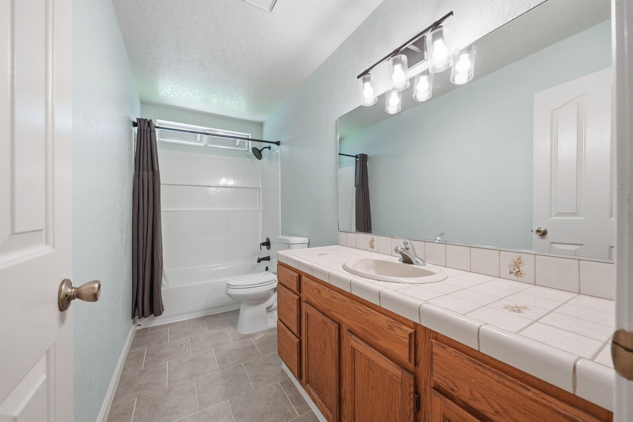 649 Lowe Street Redding, CA 96001 - Photo 14 of 21 27-web-or-mls-IMG-27