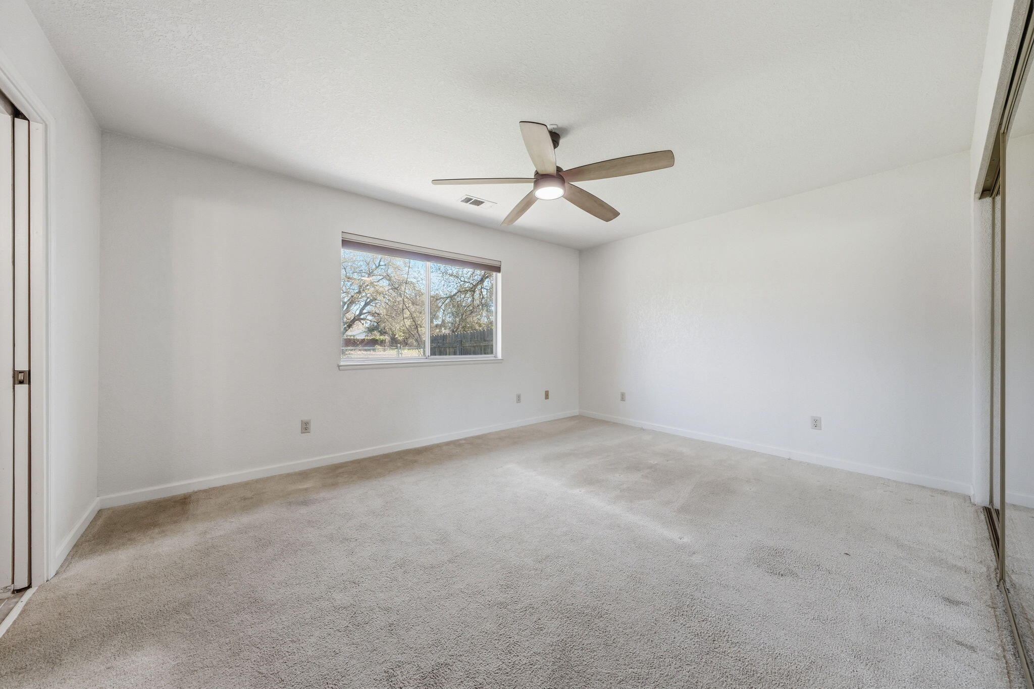 649 Lowe Street Redding, CA 96001 - Photo 9 of 21 20-web-or-mls-IMG-20