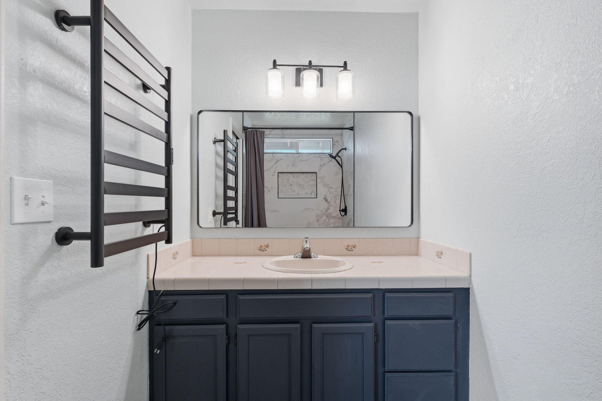 649 Lowe Street Redding, CA 96001 - Photo 10 of 21 21-web-or-mls-IMG-21