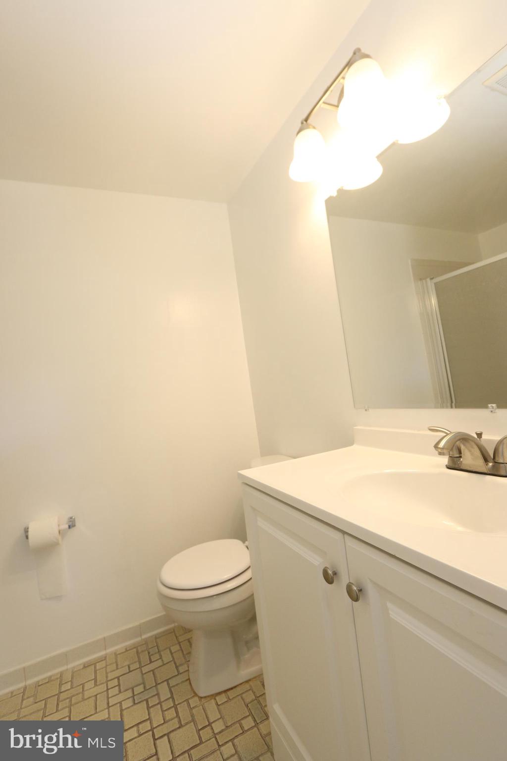 6280 Edsall Road, Unit 302 Alexandria, VA 22312 - Photo 26 of 35