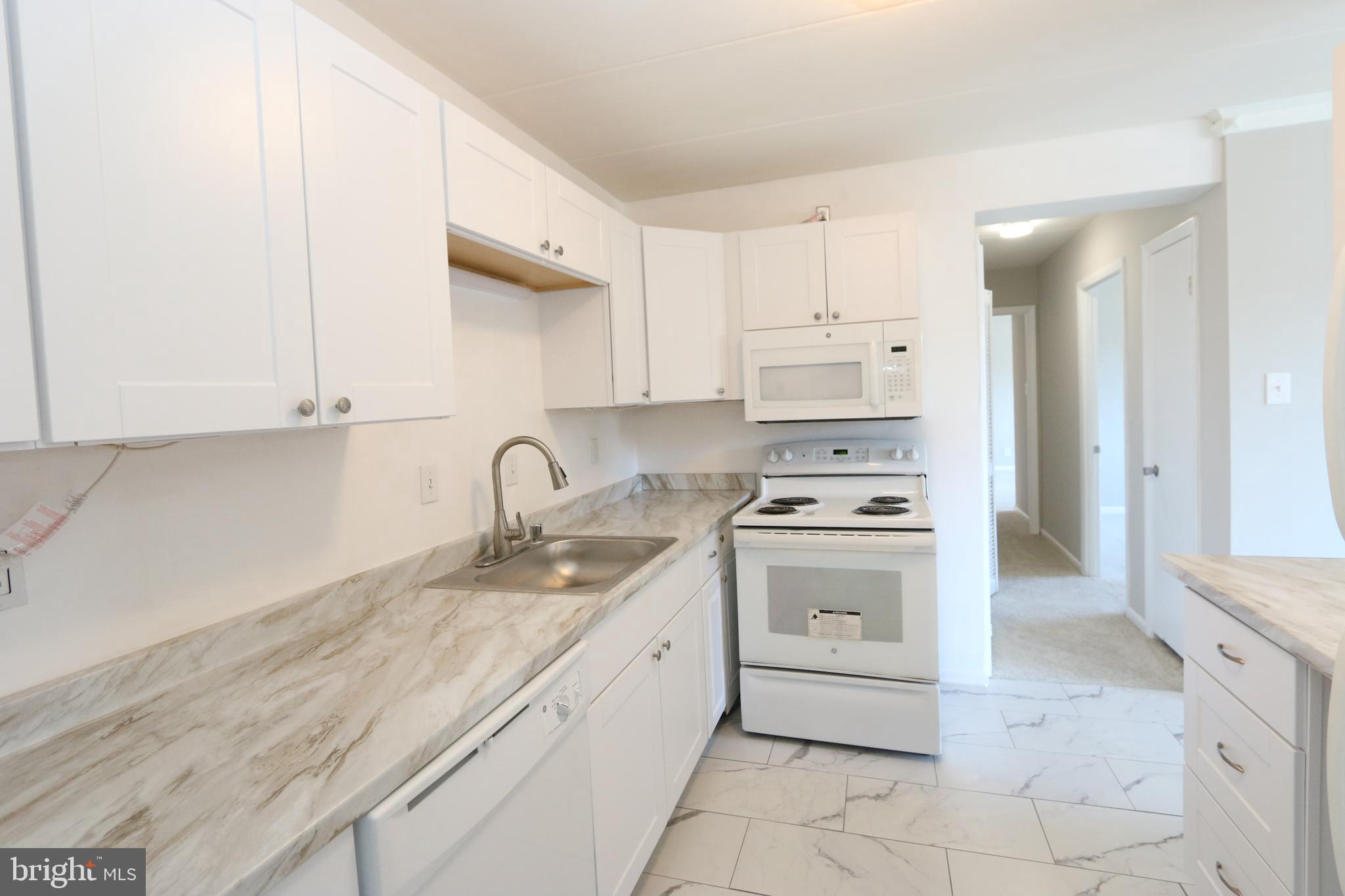6280 Edsall Road, Unit 302 Alexandria, VA 22312 - Photo 4 of 35