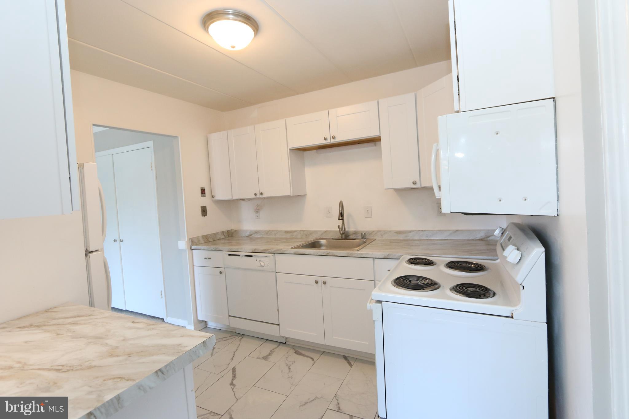 6280 Edsall Road, Unit 302 Alexandria, VA 22312 - Photo 5 of 35