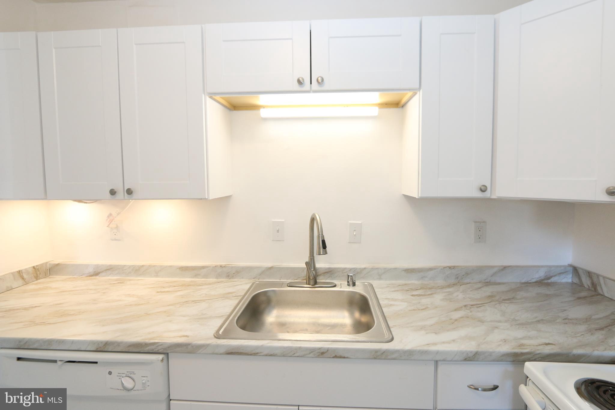6280 Edsall Road, Unit 302 Alexandria, VA 22312 - Photo 6 of 35