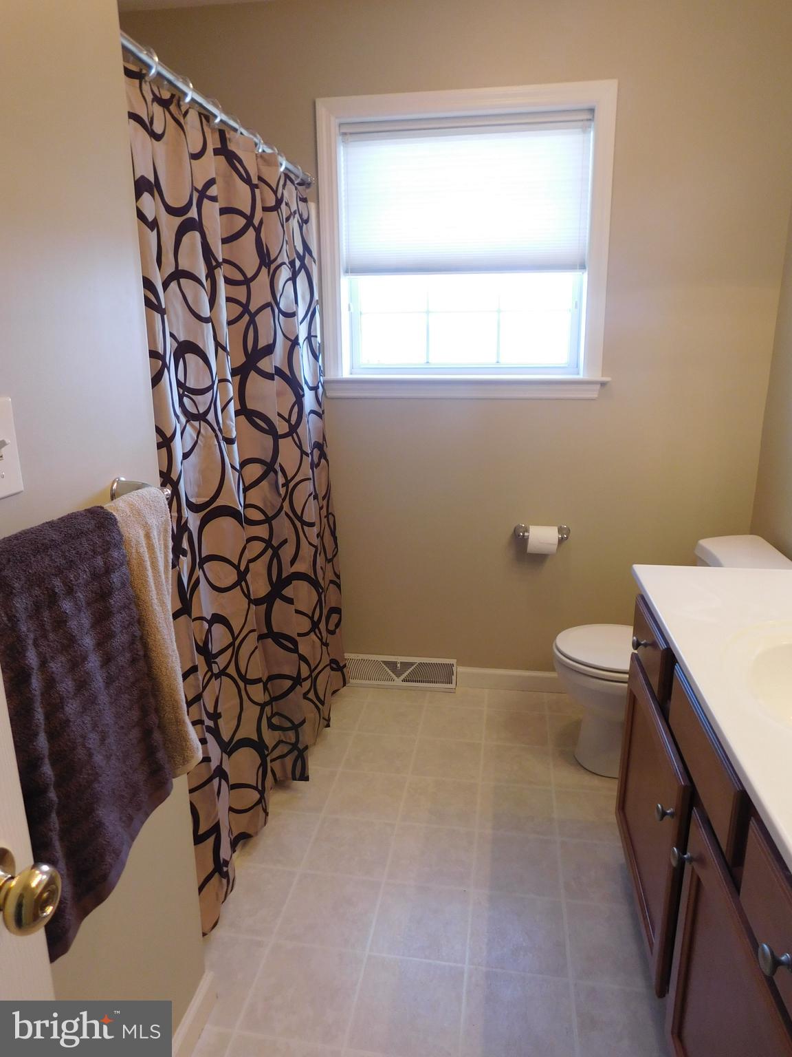 5405 Board Road Mount Wolf, PA 17347 - Photo 22 of 28 2nd full bath on 2nd floor