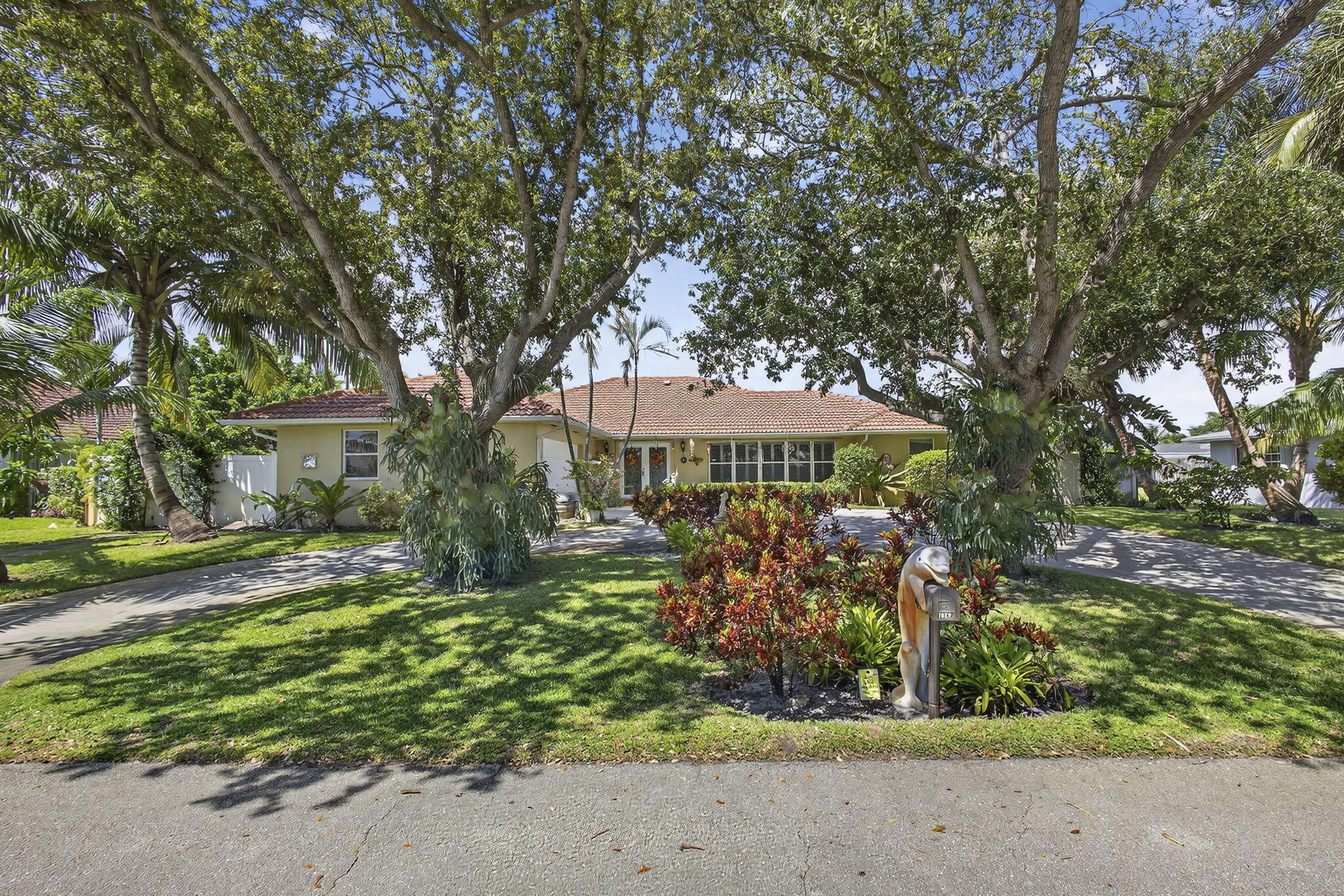 7625 Clarke Road Lake Clarke Shores, FL 33406 - Photo 2 of 97 2-web-or-mls-006_BS1A0196