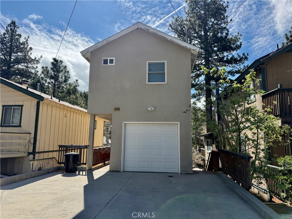 Welcome to 33363 Forrest Drive Located in the beautiful town of Arrowbear Lake, CA