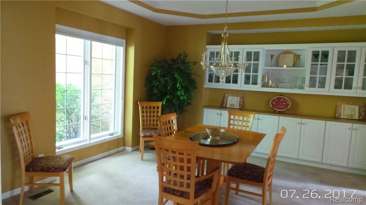 9425 Quail Ridge Run Brighton, MI 48114 - Photo 12 of 21 20170726_164515.JPG