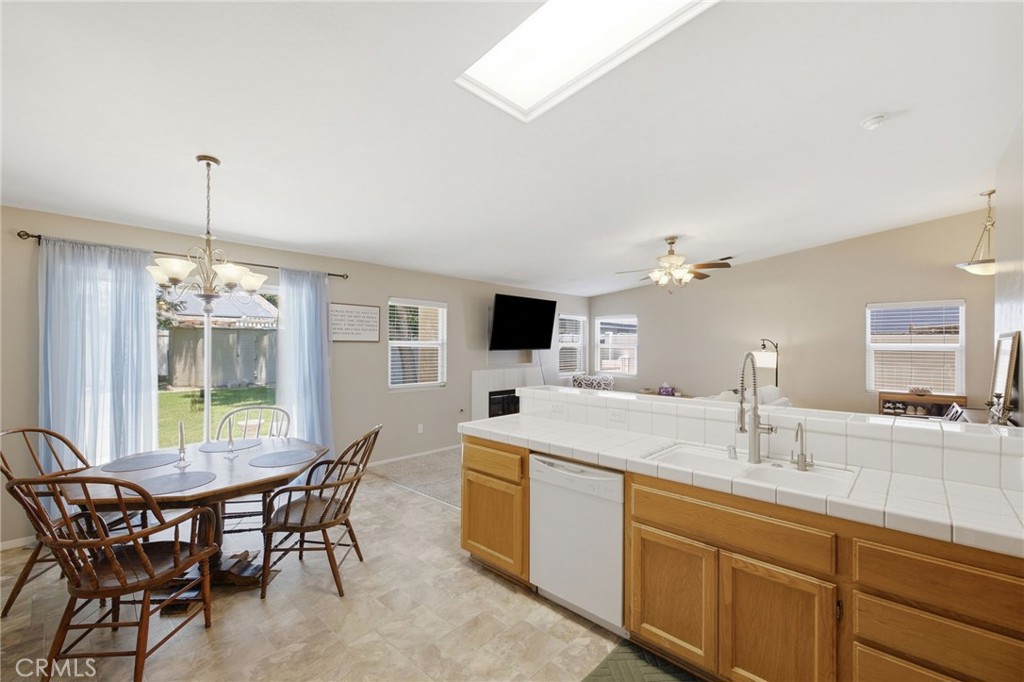5716 March Meadows Way Bakersfield, CA 93313 - Photo 17 of 47