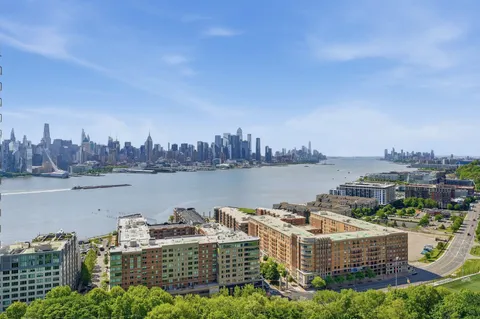 $525,000 | 6040 Boulevard East, Unit 18C, West New York, NJ 07093