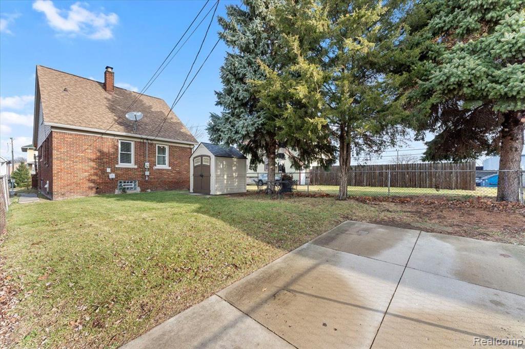 93 Perry Place Wyandotte, MI 48192 - Photo 24 of 29
