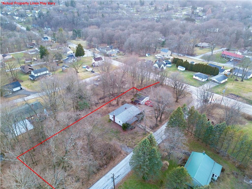 404 Ridgelawn Avenue New Castle, PA 16105 - Photo 31 of 34 a view of a backyard of the house