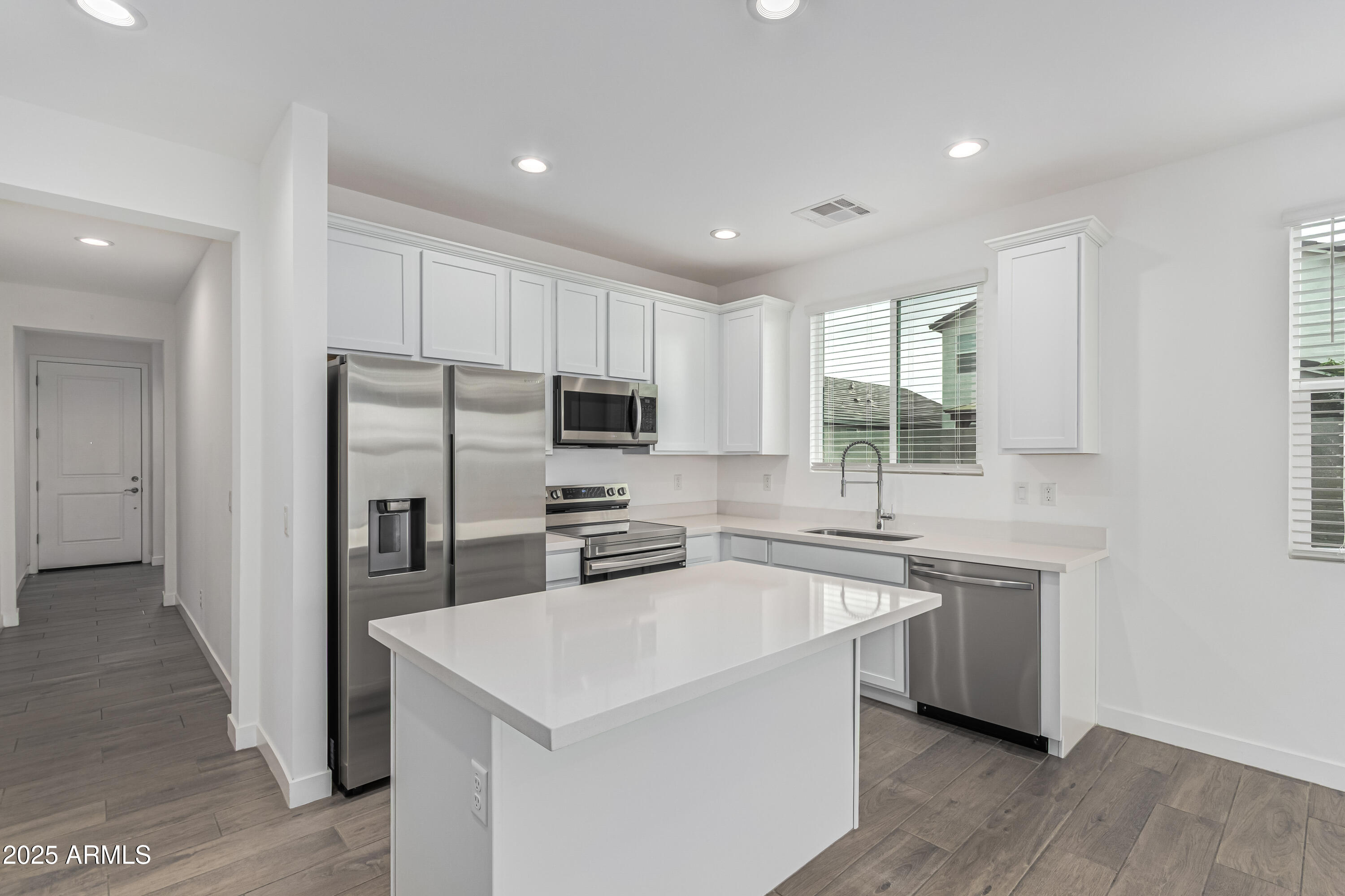 305 East Leland Road San Tan Valley, AZ 85140 - Photo 5 of 29 09 Leland