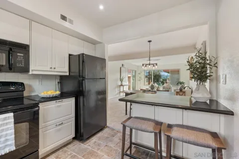 $490,000 | 6876 Hyde Park Drive, Unit G, San Diego, CA 92119